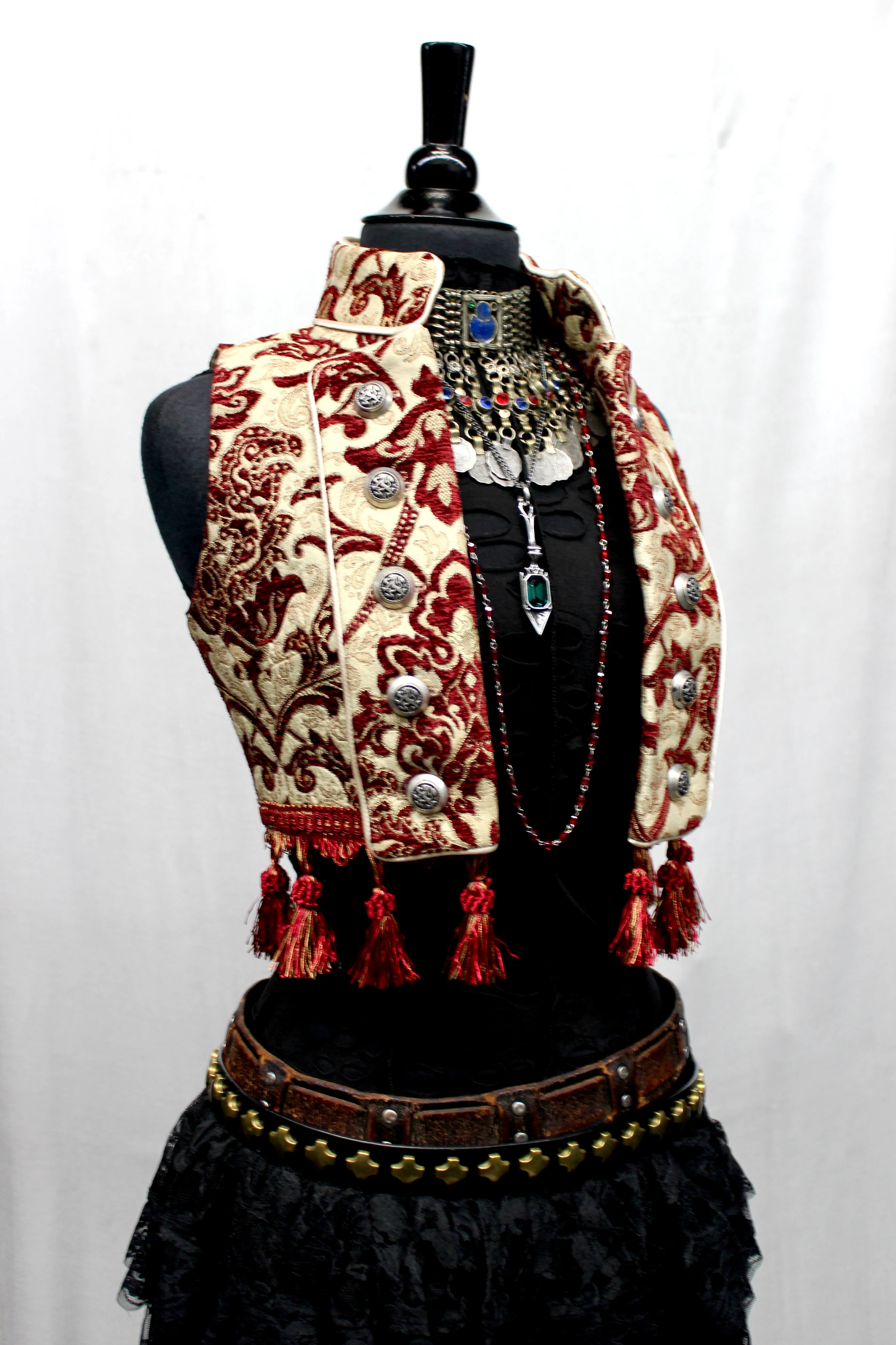 TOREADOR VEST - BURGUNDY/IVORY TAPESTRY - Image 4