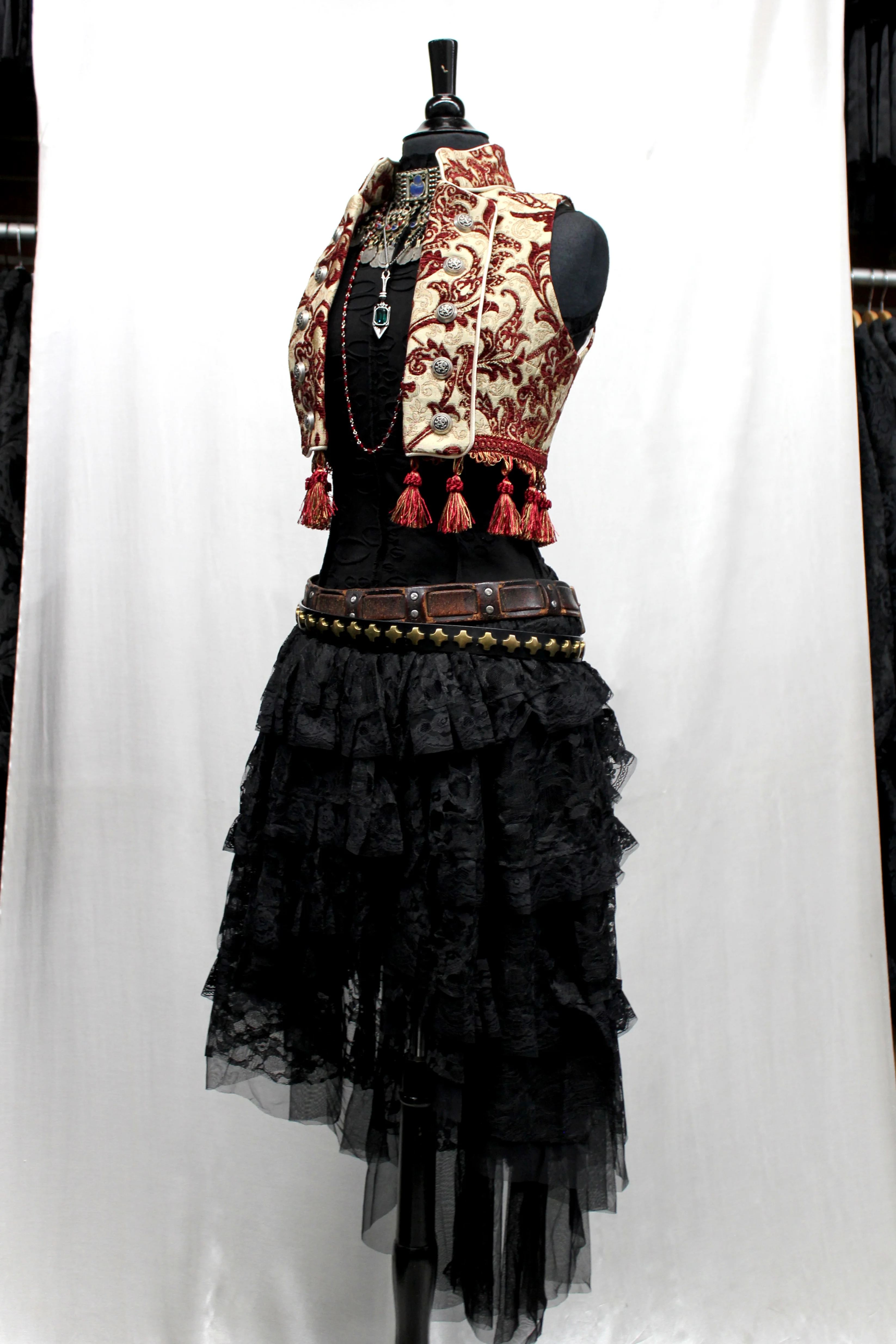 TOREADOR VEST - BURGUNDY/IVORY TAPESTRY - Image 6