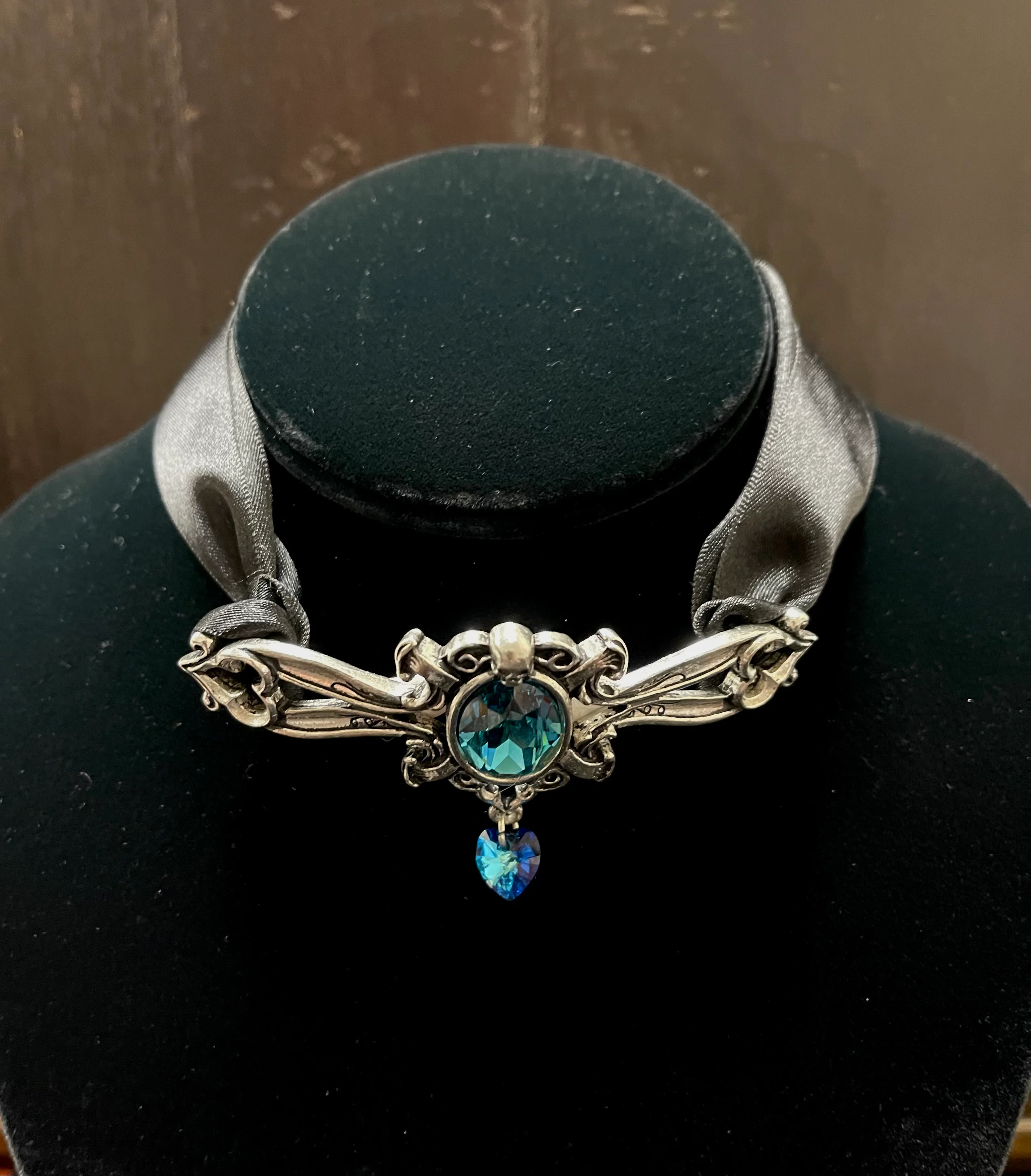ACQUAMARINE CRYSTAL CHOKER OR HEADPIECE - Image 3