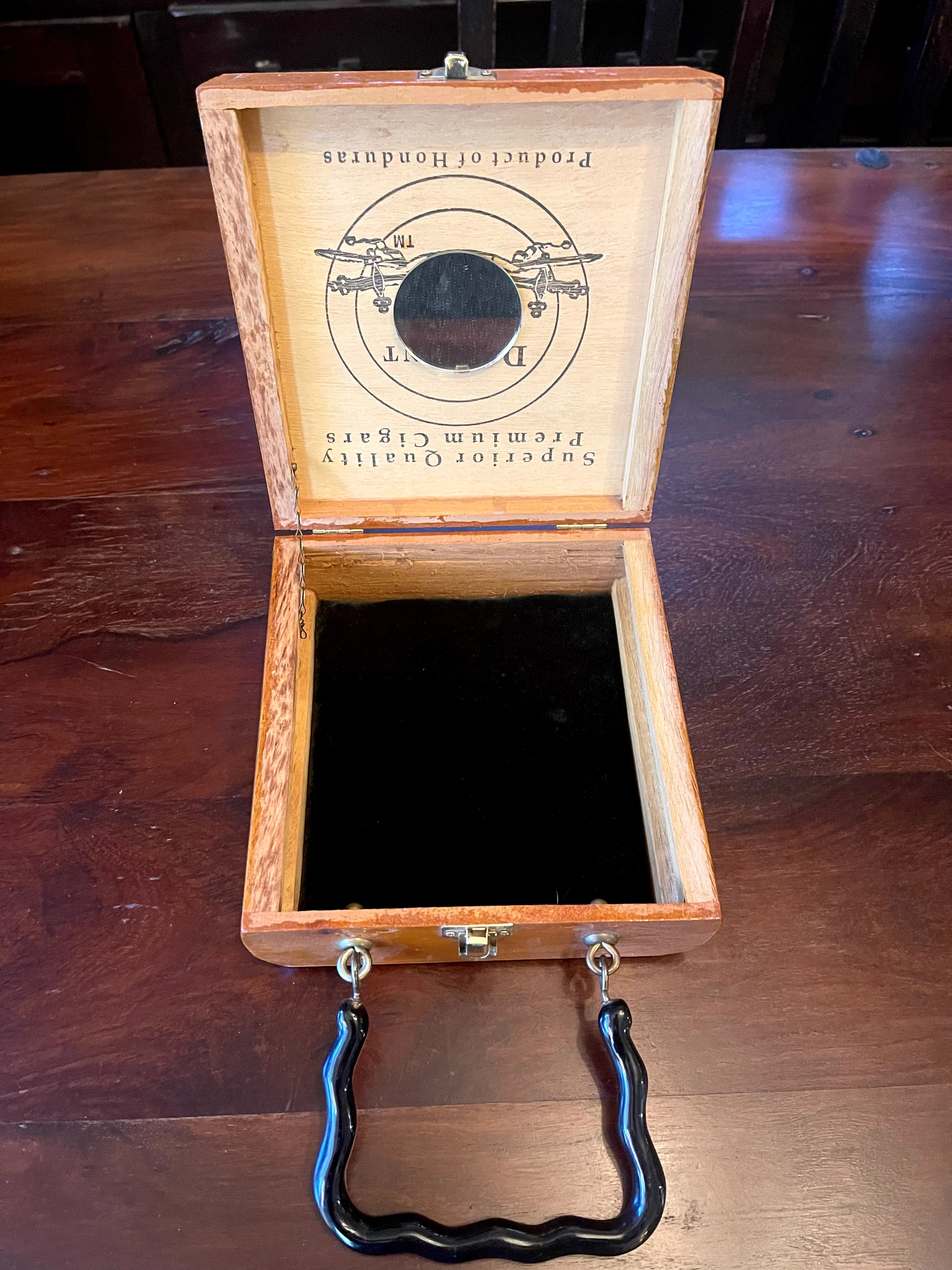 DEFIANT CIGAR BOX PURSE - Image 5