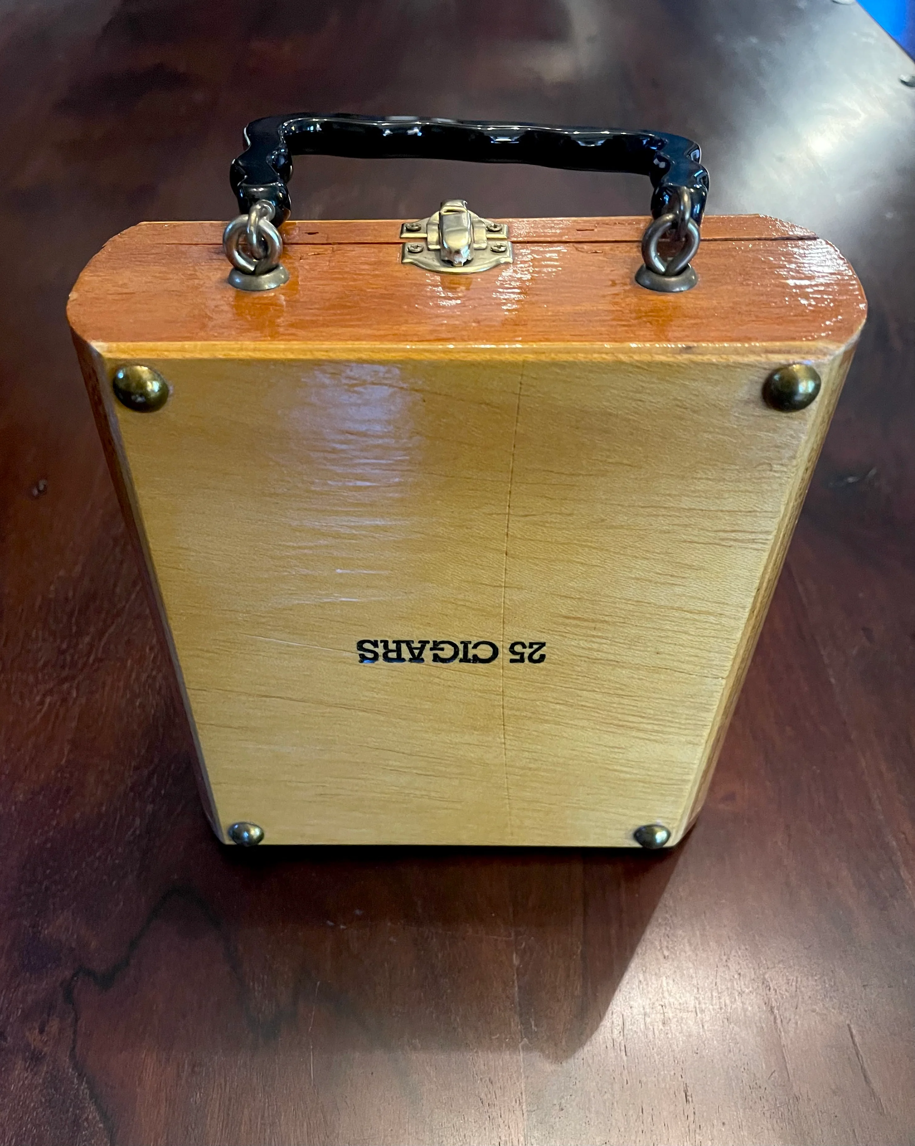 DEFIANT CIGAR BOX PURSE - Image 6