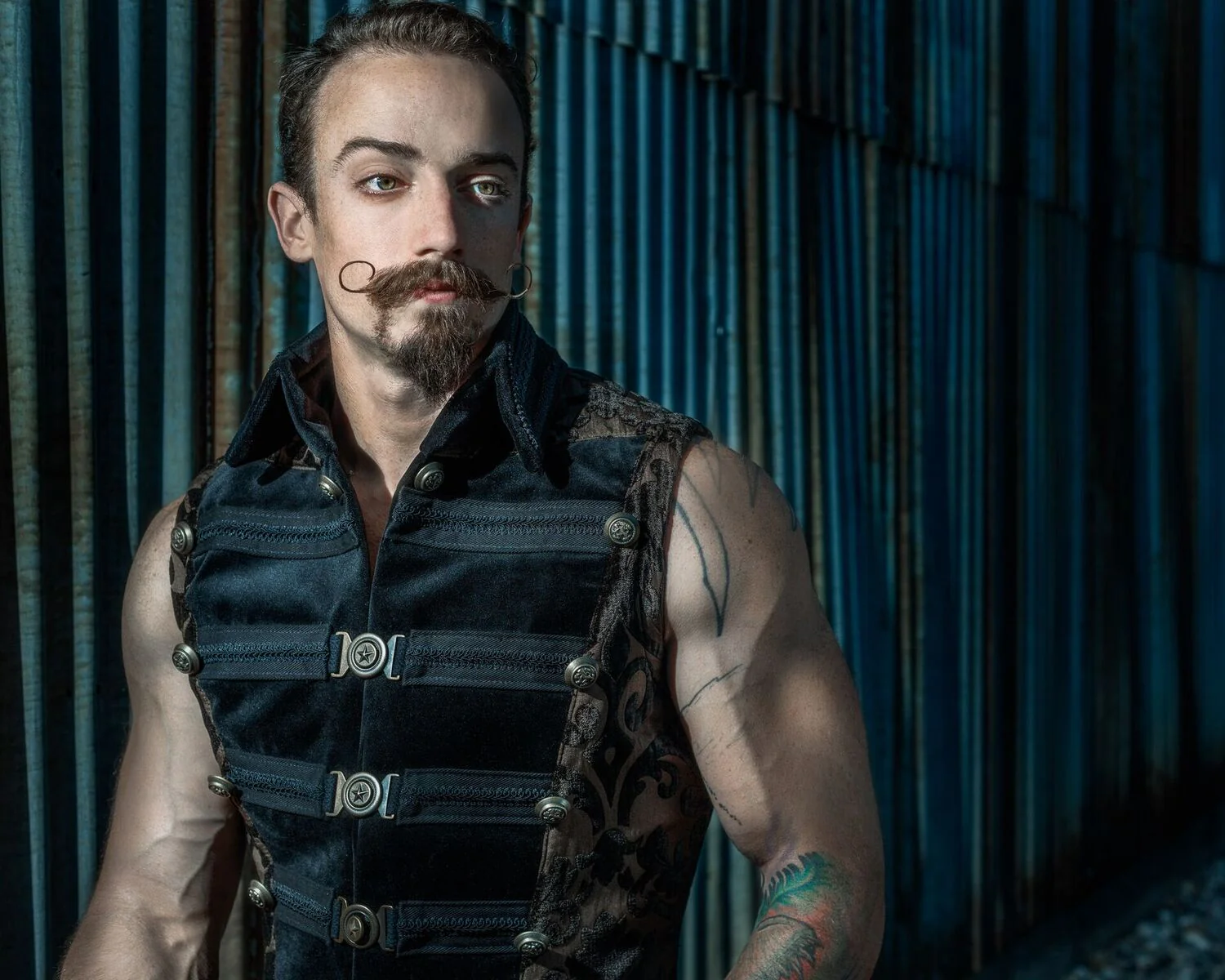 DOMINION VEST - BROWN VELVET - Image 3
