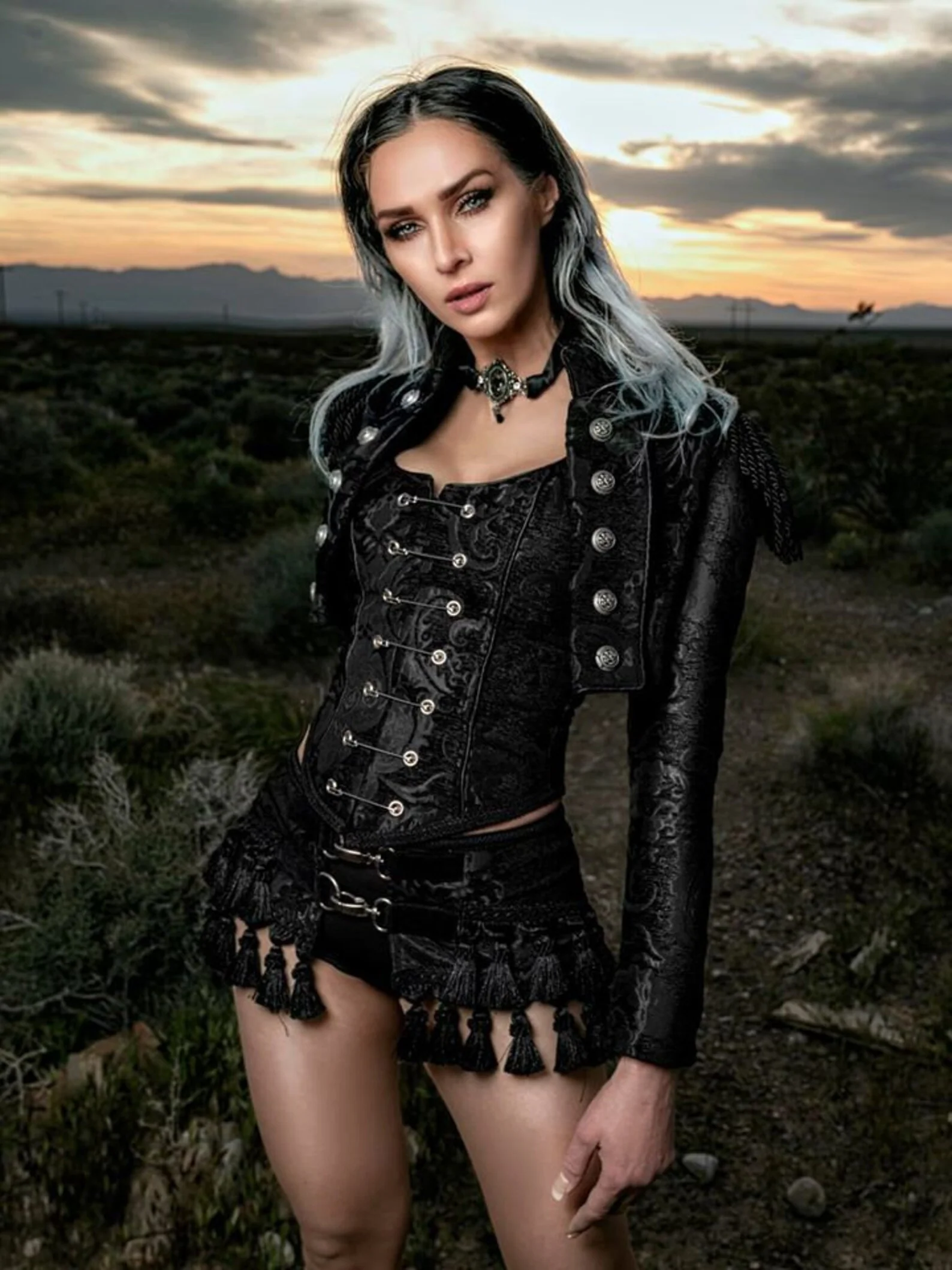PIN BODICE - BLACK TAPESTRY - Image 7