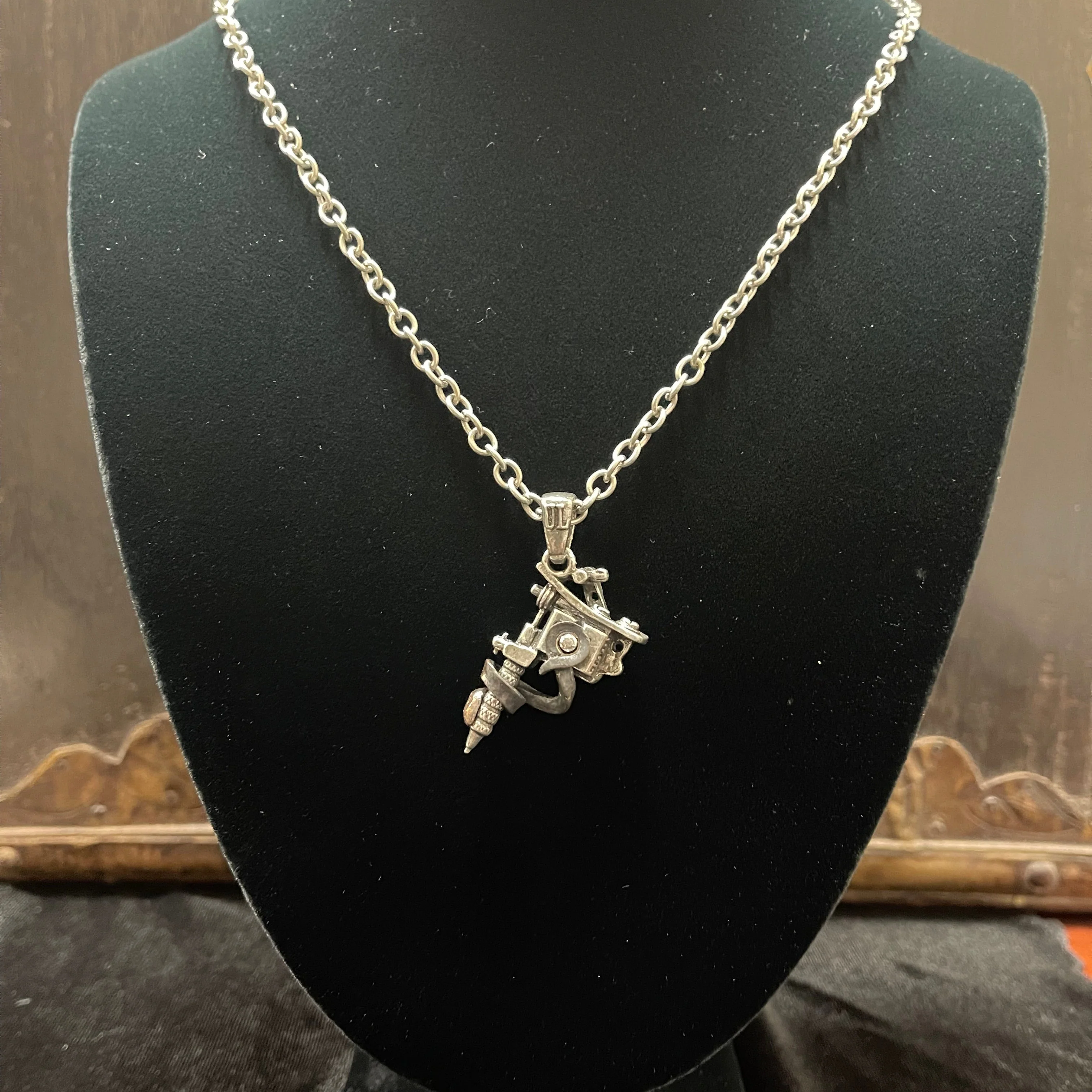 REAL INK TATTOO GUN NECKLACE - Image 3