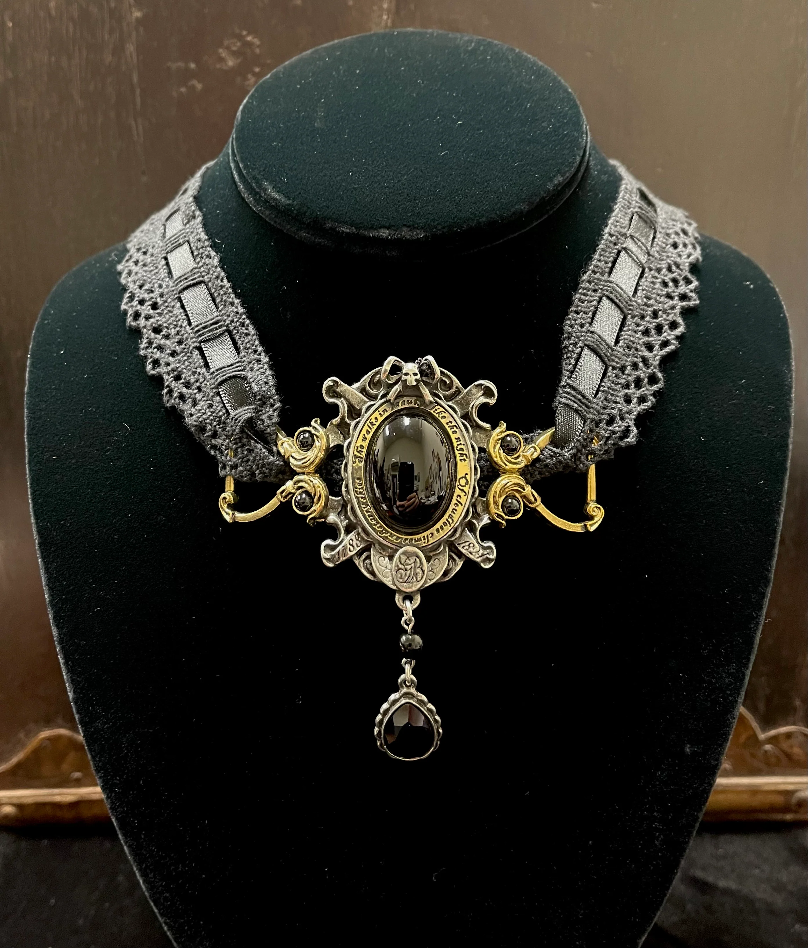 VICTORIAN HEROINE CHOKER - Image 3
