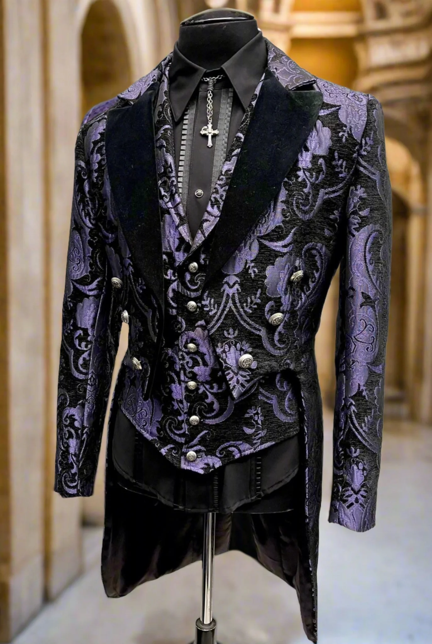 VICTORIAN TAILCOAT - PURPLE/BLACK TAPESTRY - Image 2