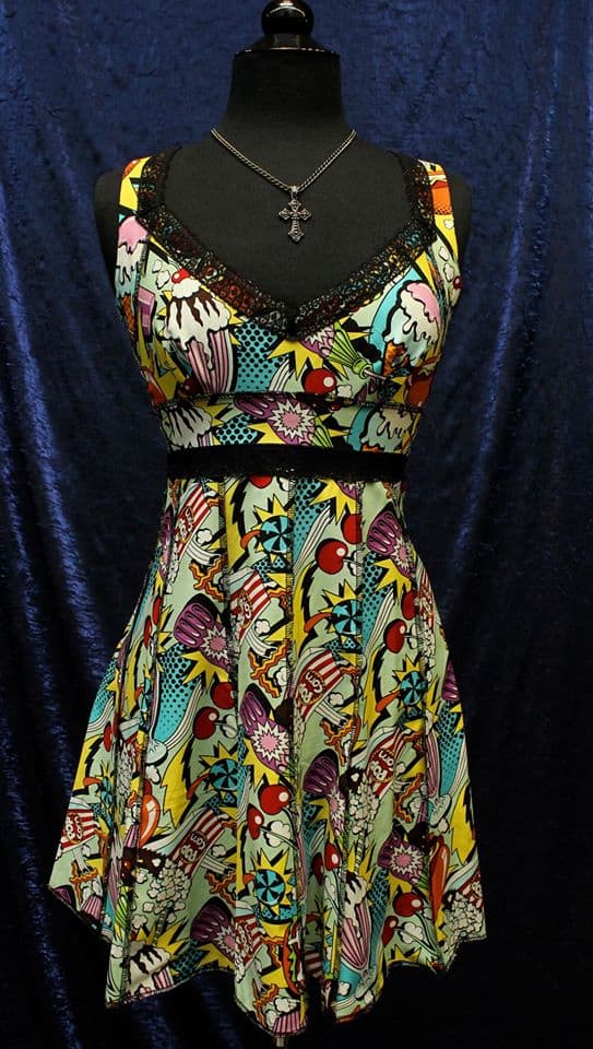 VINTAGE STYLE COCKTAIL DRESS - DRIVE-THRU PRINT - Image 2