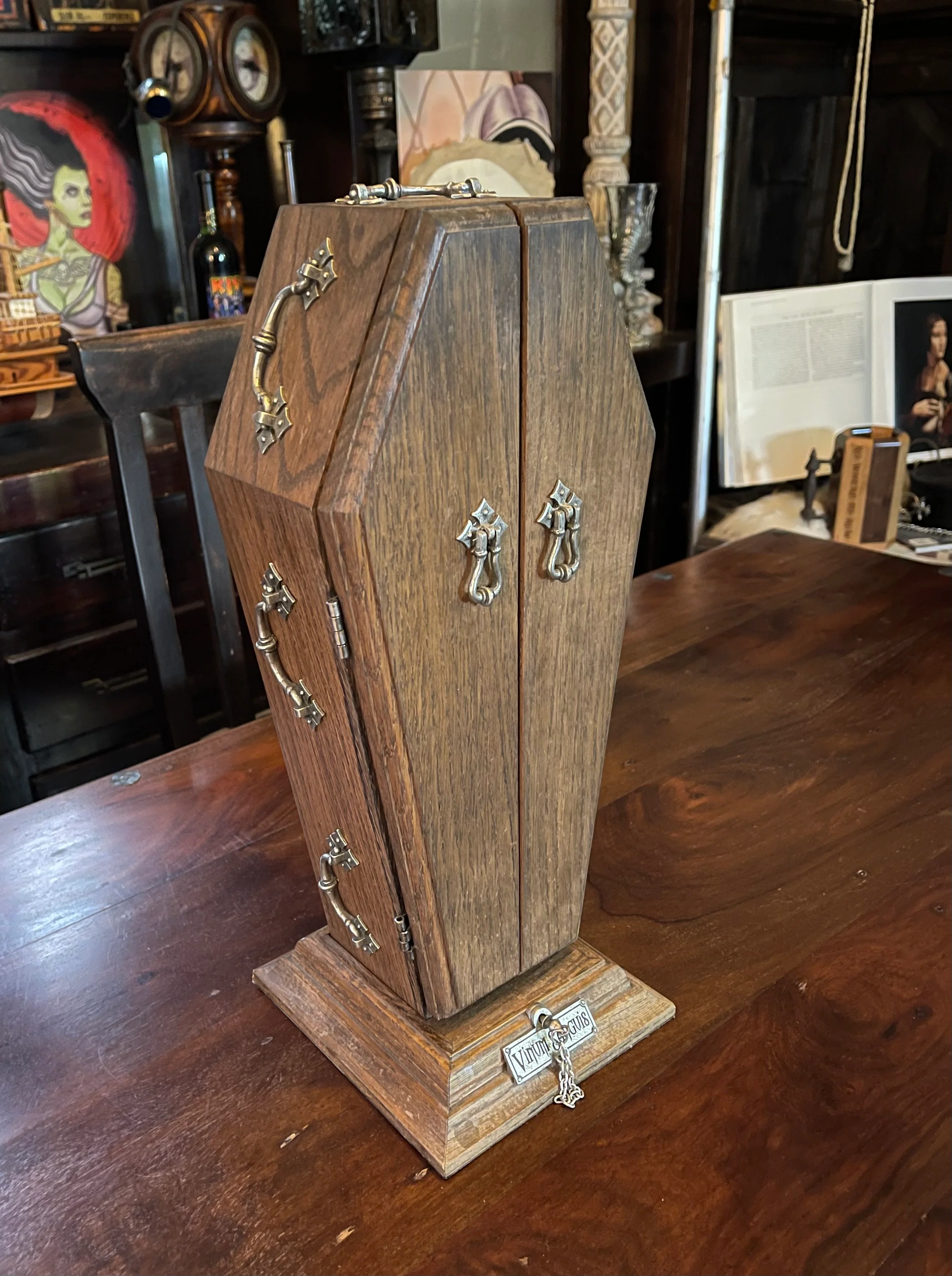 VINUM SANGUIS WINE BOTTLE CASKET