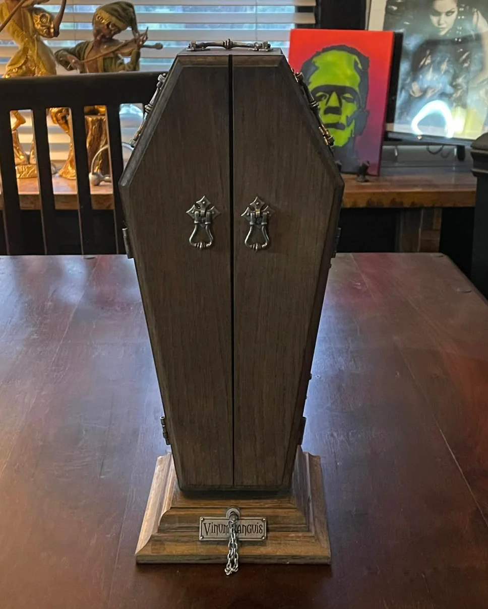 VINUM SANGUIS WINE BOTTLE CASKET - Image 2